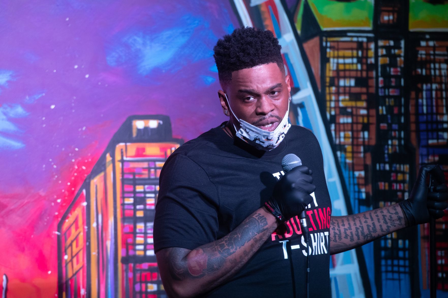 Helium Comedy Club reopens at St. Louis Galleria